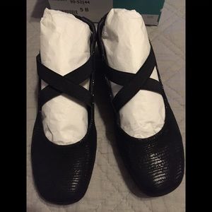 Black Shoes Never worn.